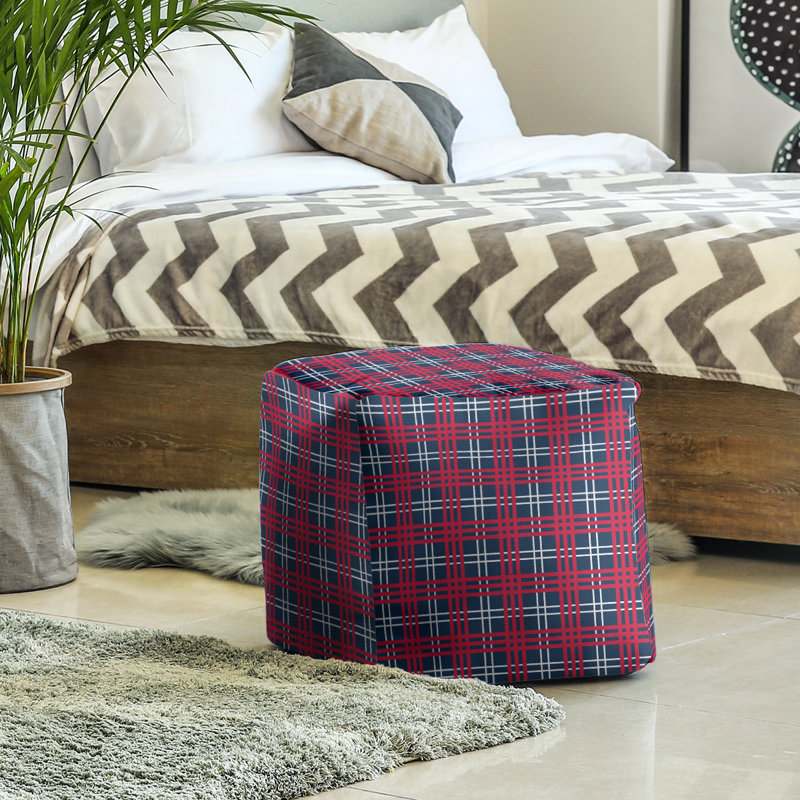 Pouf carré à carreaux New England, Mélange de polyester bleu nautique / blanc / roug, H 18 po x l 18 po x P 18 po
