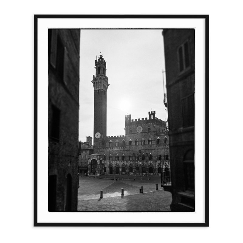 Siena Palazzo - photographie encadrée sur papier, H 35,5 po x l 29,5 po, Cadre noir