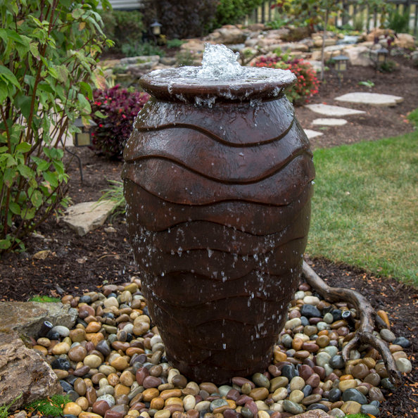 Fontaine festonnée en résine
