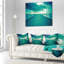 Coussin bleu avec jetée en bois et jetée en bois-29602515-29602518