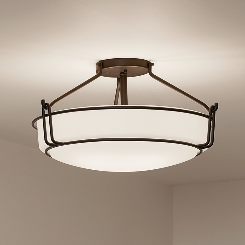 Plafonnier semi-encastré Horan à 4 lumières de 56 cm (22 pouces) en bronze vieilli avec abat-jour en verre dépoli satiné.