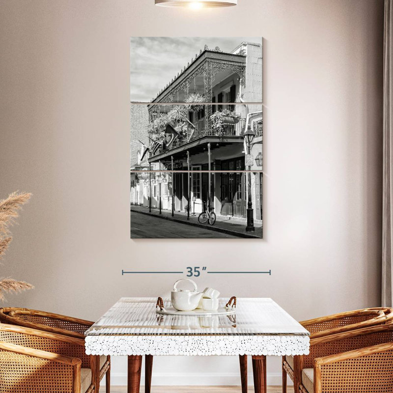 Lilie Black NOLA - restaurant La Nouvelle-Orléans, H 57 po x l 36 po
