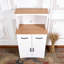 Armoire de cuisine en bois avec garde-manger blanc