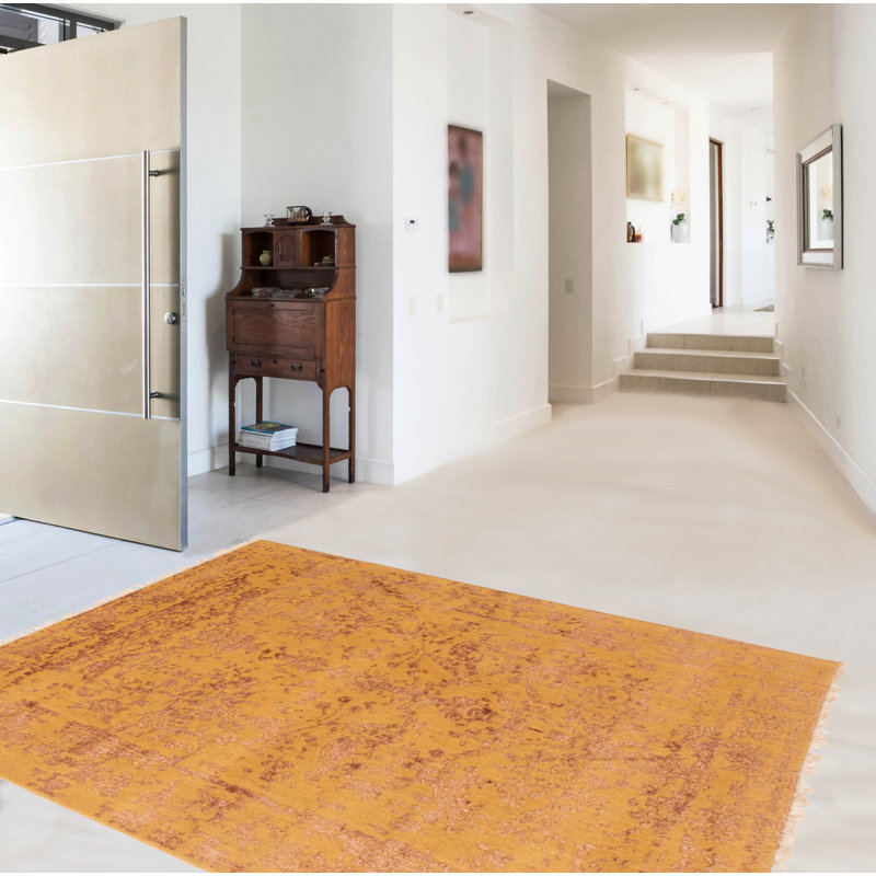 Tapis oriental doré foncé noué à la main Massie