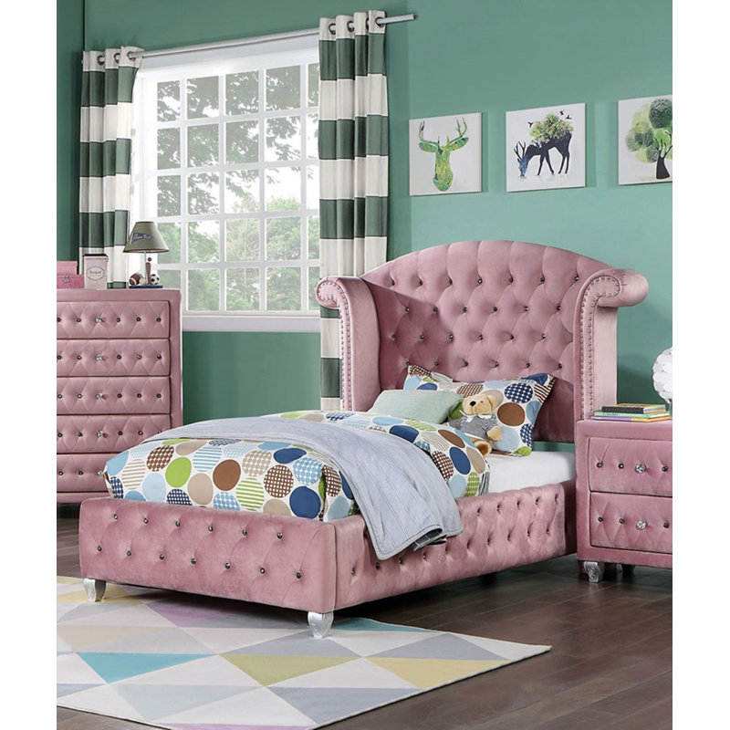 Lit rembourré glamour en flanelle contemporaine avec pieds en cabriole et design à oreilles, idéal pour rehausser l'esthétique de la chambre à coucher
