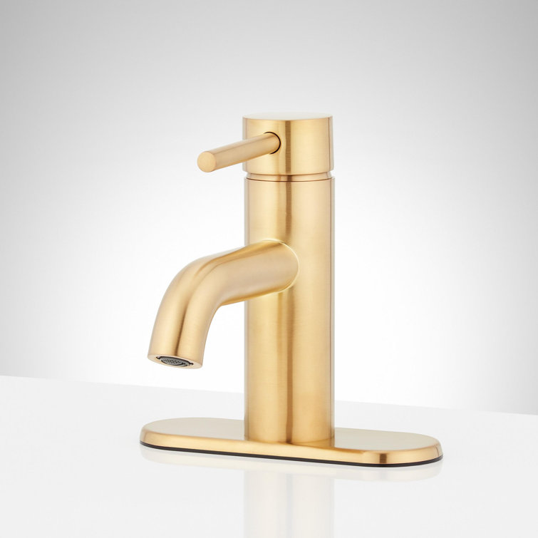 Lexia 1.2 GPM Centerset Bathroom Faucet