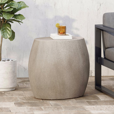 Table d'appoint d'extérieur en béton