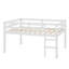 Lit mezzanine en bois avec échelle-727501768