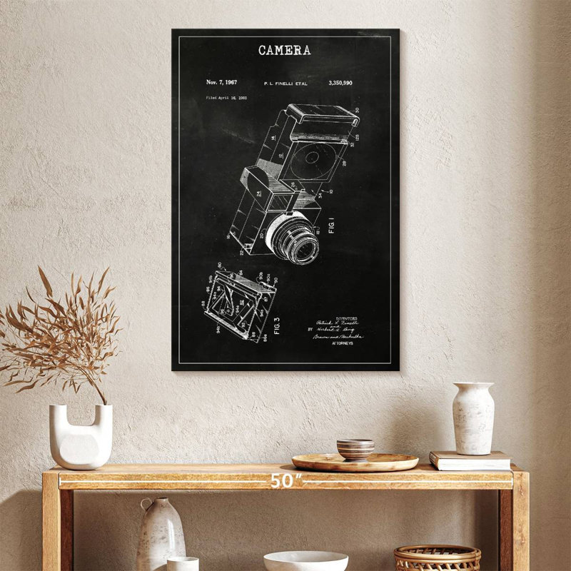 Camera BW Kynaat, 39" H x 26" W
