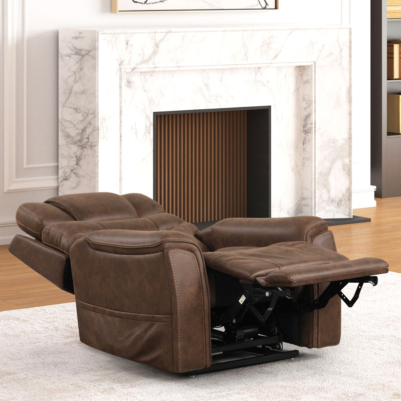 Fauteuil relevable de style transitionnel noyer