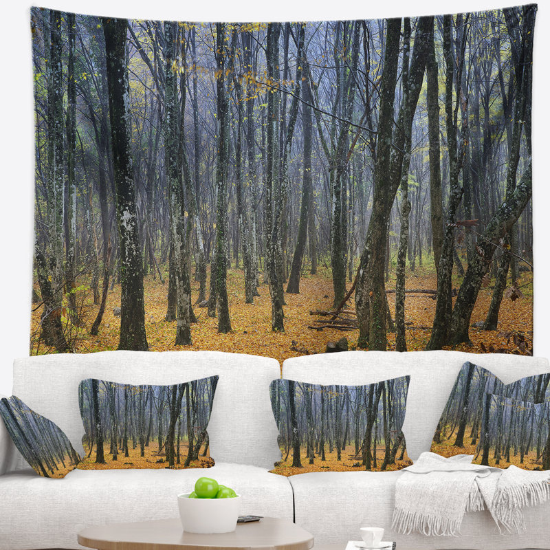 Tapisserie bois foncé dans la forêt d'automne, H 32 po x l 39 po