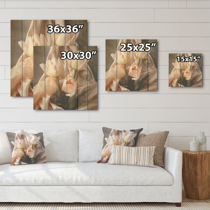 Tulipes douces aux tons neutres Tranquility I - Tulipes, art mural sur bois de pin naturel, H 25 po x l 25 po