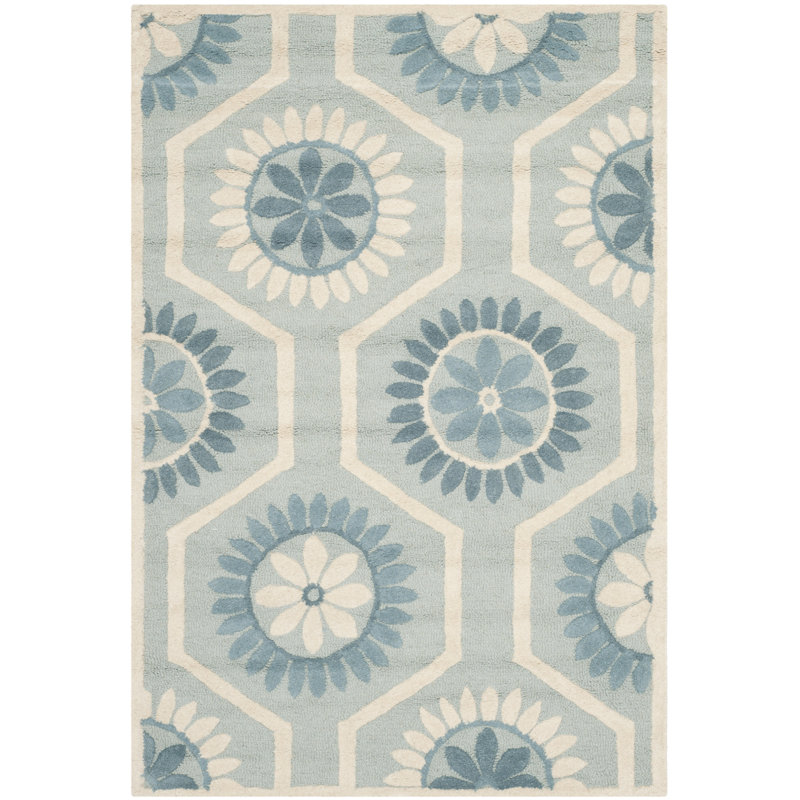Hundo Floral Wool Hand Woven Area Rug, Rectangle 122 x 183 cm