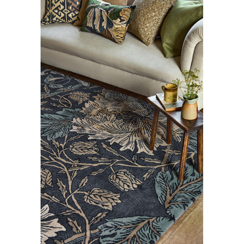 Hand Tufted Wool Floral Area Rug in Webb's Blue, Rectangle 6'7" x 9'2"