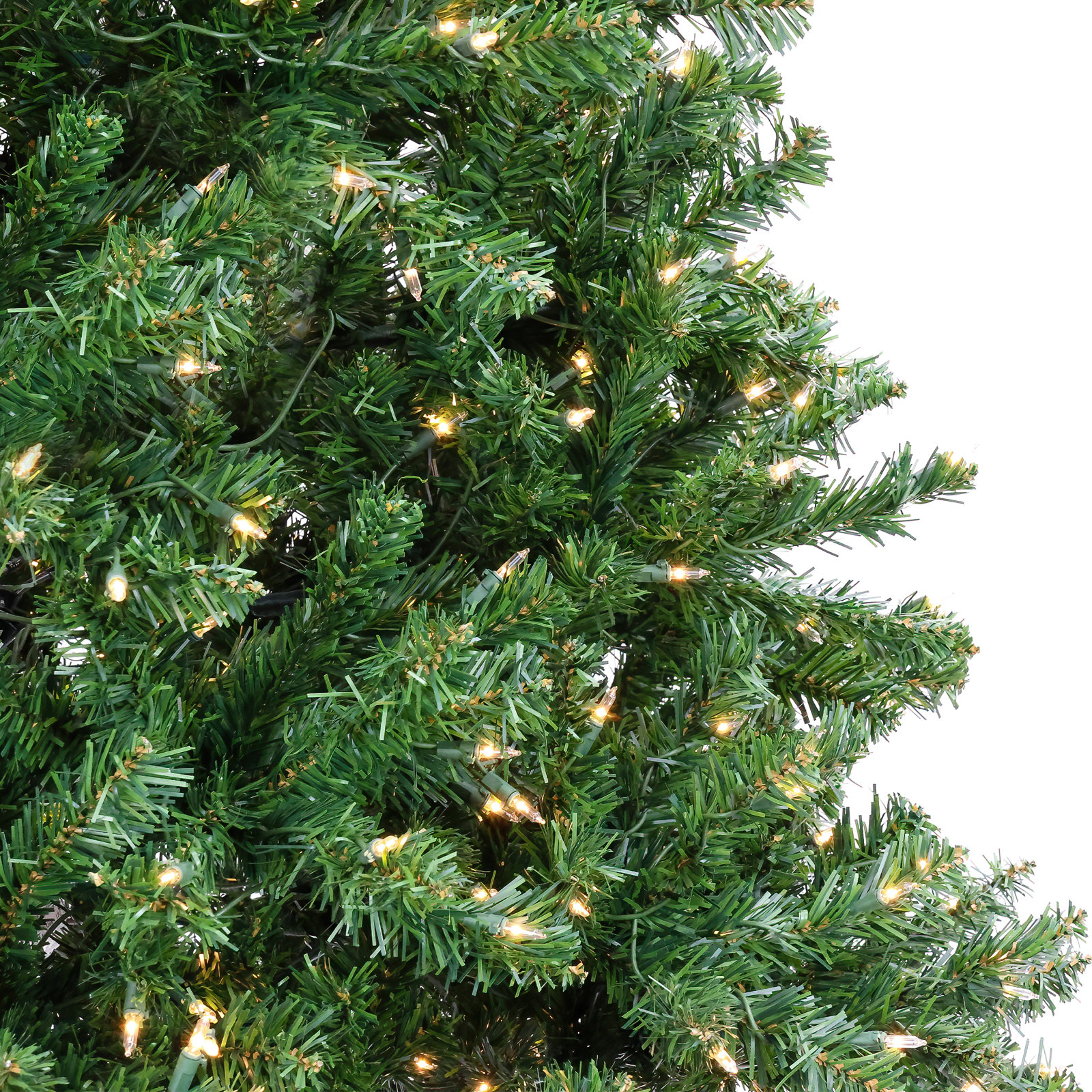 7.5' Pre-Lit Spruce Tree