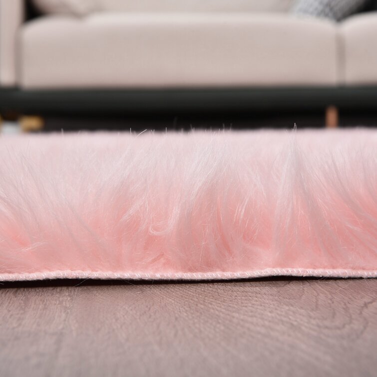 Ranyah Performance Pink Rug in 2023  Pink room decor, Pink dorm rooms,  Fuzzy rug