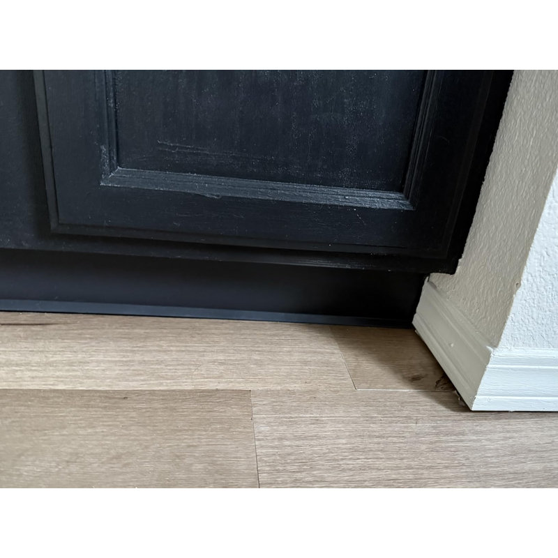 Peler et coller la moulure en vinyle auto-adhésive de la plinthe de la plinthe pour la décoration de la maison
