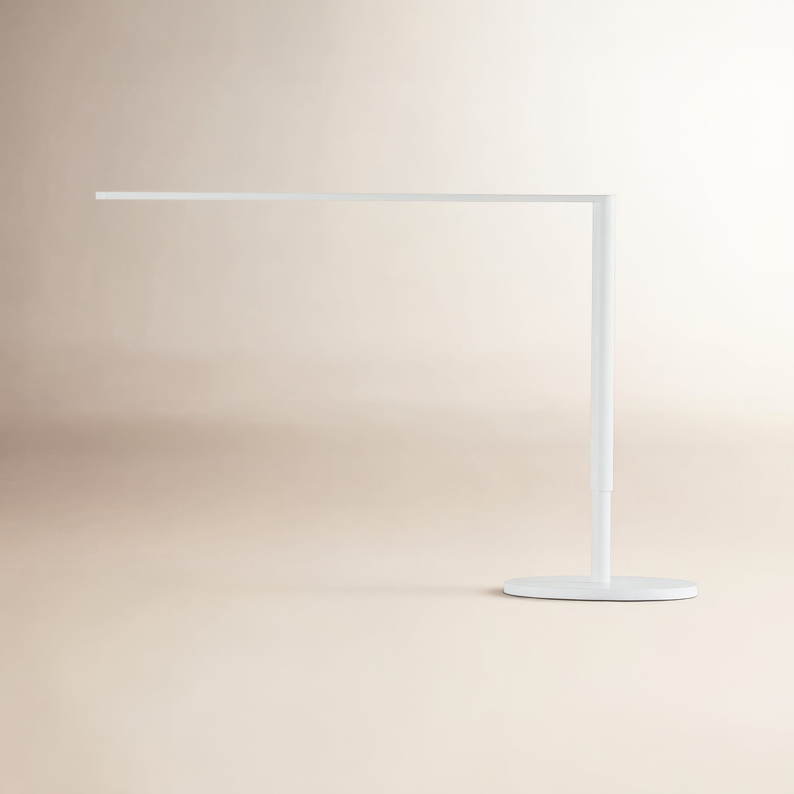 Lady7 Desk Lamp, Matte White