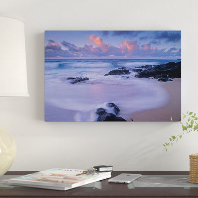 «Rolling Waves at Dusk at Sandy Beach, Oahu, Hawaii», reproduction de photo sur toile