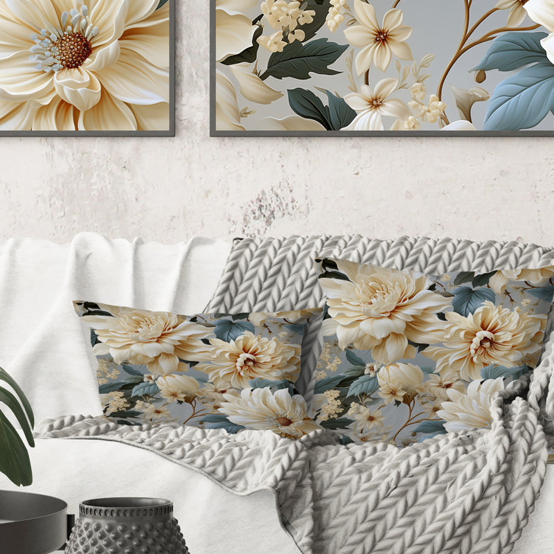 Coussin décoratif à imprimé floral beige et pivoines élégantes II, H 16 po x l 16 po