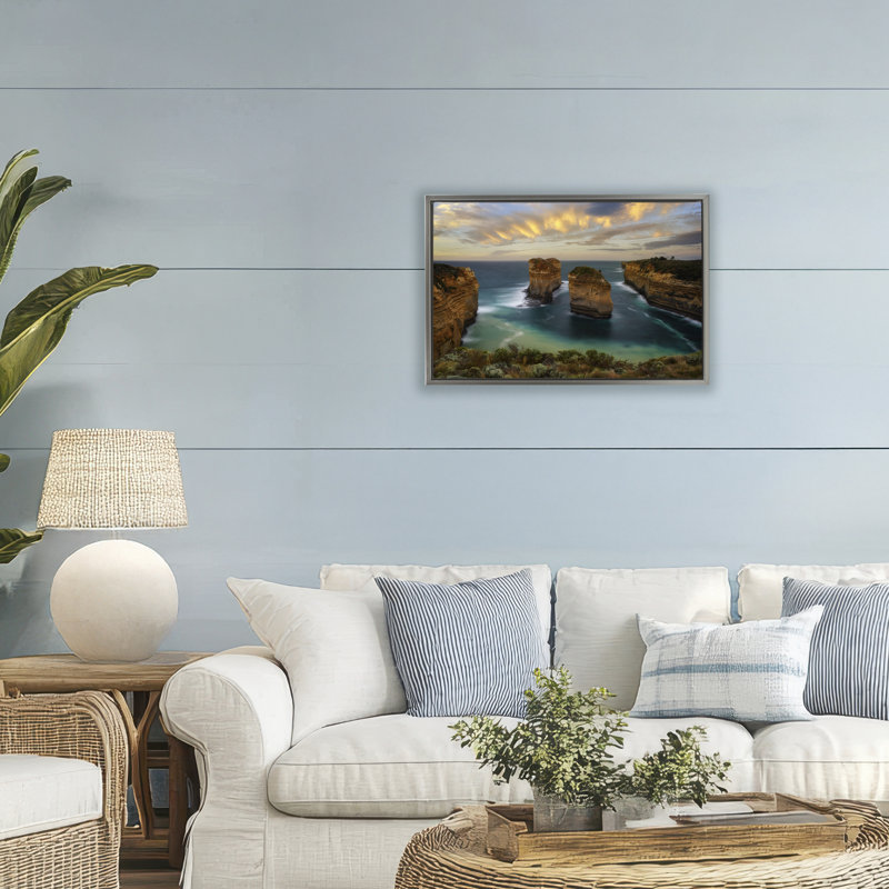 Cadre flottant Loch Ard Gorge Landscape, design par Lincoln Harrison, Cadre flottant gris lustré, H 17 po x l 25 po