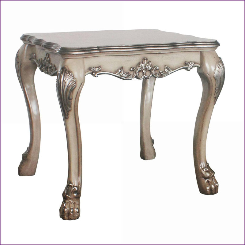 Table basse carrée rétro blanc os pour un décor classique, charme intemporel avec pattes