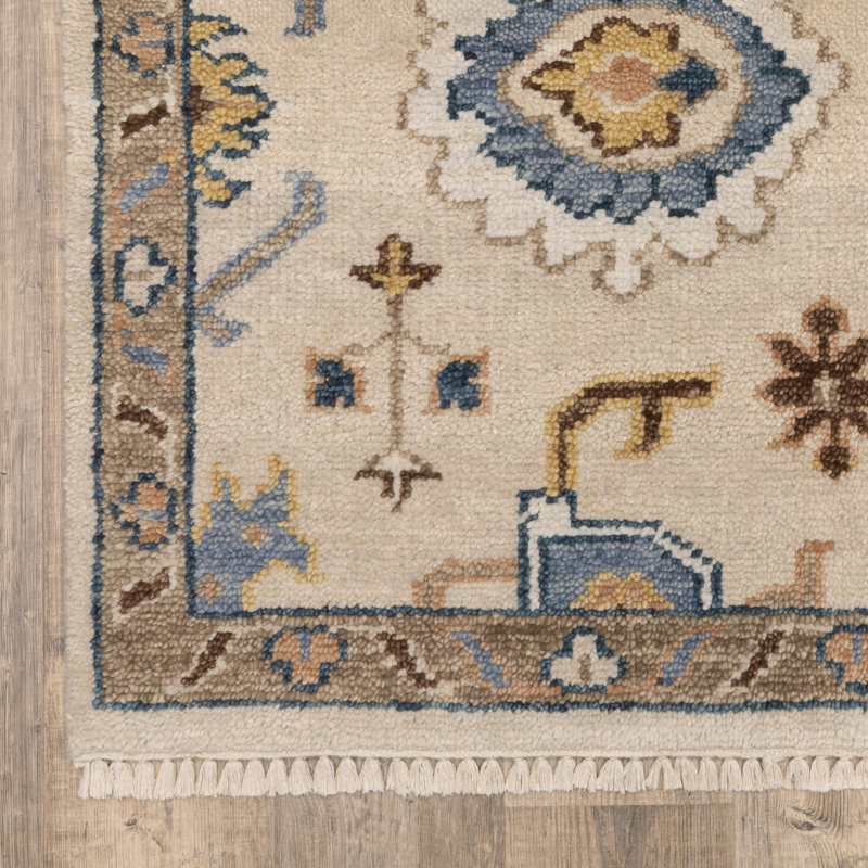 Tapis traditionnel ivoire / multicolore en laine Gowen, Rectangle 6 pi x 8 pi 12 po