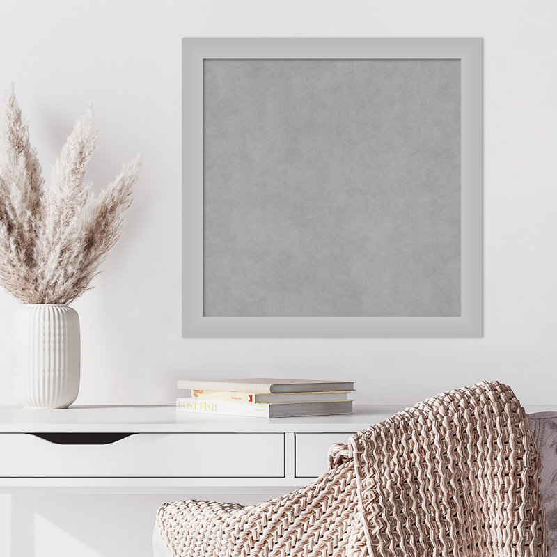 Tableau magnétique à cadre argenté à faible lustre, H 23 po x l 23 po