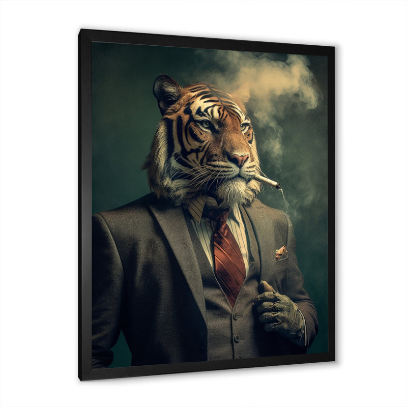 «Stylish Lion in suit smoking», reproduction sur toile, H 44 po x l 34 po x P 1,5 po, Cadre simple noir