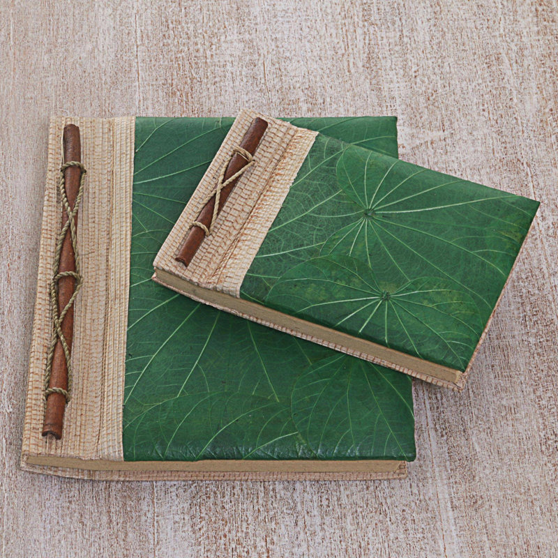 Cahier de notes Novica Autumn Spirit en vert, fibre naturelle (paire)