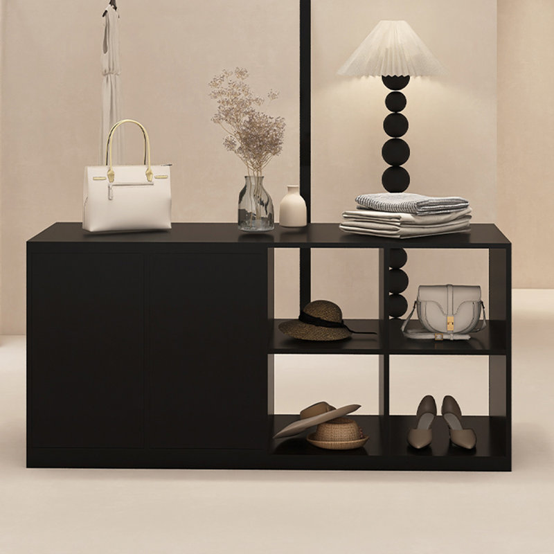 Astare, Black