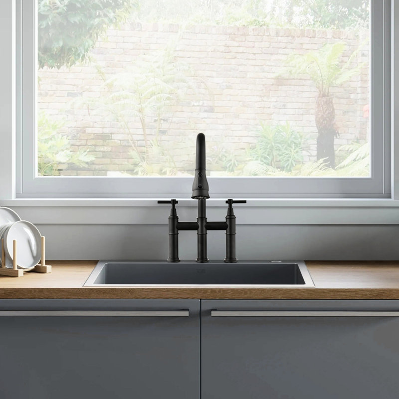 Robinet de cuisine noir mat à deux poignées avec pont et bec rétractable, corrosion, 304, débit de 1,5 gallon par minute, portée de 8,85 po, hauteur de 9,25 po et tête de pulvérisation, acier inoxydable 304, débit