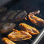  Monument Barbecue 4 + 1 barbecue extérieur en acier inoxydable 4 brûleurs et 1 brûleur latéral au gaz propane, 52 000 BTU Barbecue de jardin avec contrôle de bouton, Mesa425, noir
