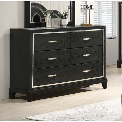 Jacoria Dresser