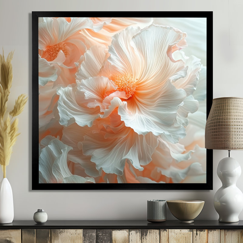 Abstrait fleur, crème, pétale symphonie II - art mural floral abstrait, Reproduction encadrée d'une seule photo