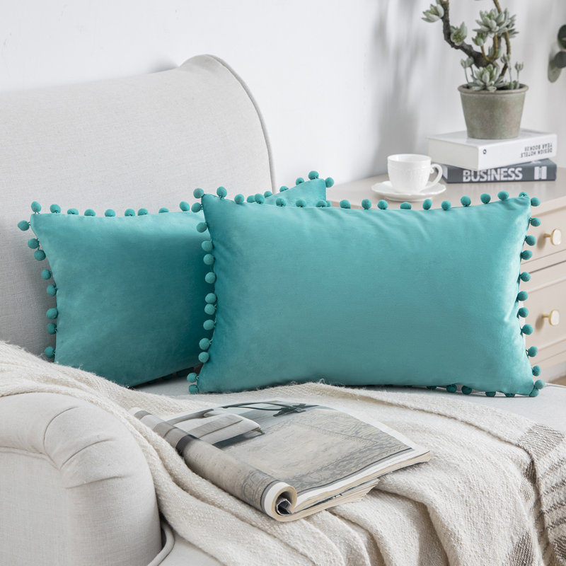 Housse de coussin Silky Velvet Series Pom-poms, Turquoise, Housse de coussin, Rectangle H 12 po x l 20 po