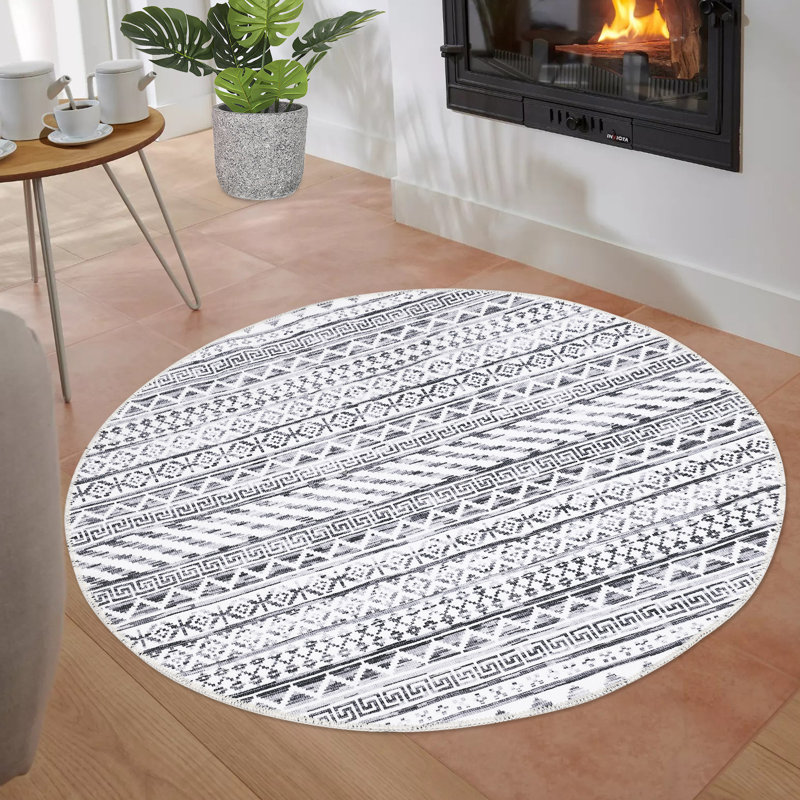 Karelia Washable Geometric Indoor Rug, Round 3'