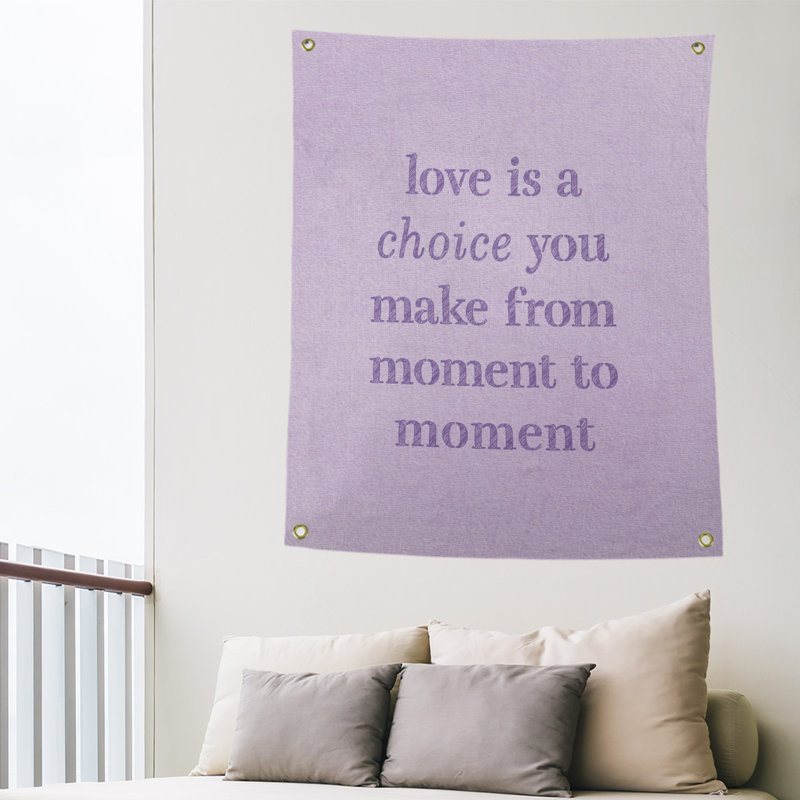 Tapisserie de polyester, l’amour d’écriture est un choix de citation, H 59 pi x l 50 po, Mauve