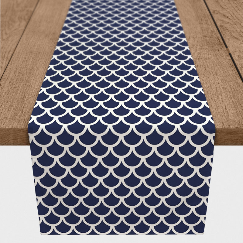 Chemin de table géométrique Mcintosh, L 72 po x l 16 po, Bleu marine, Pétoncles de l'océan