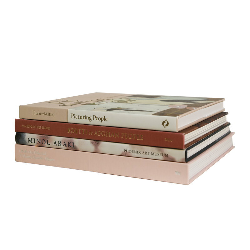 Livres décoratifs - pile de table basse Blush Arts - 4 livres roses