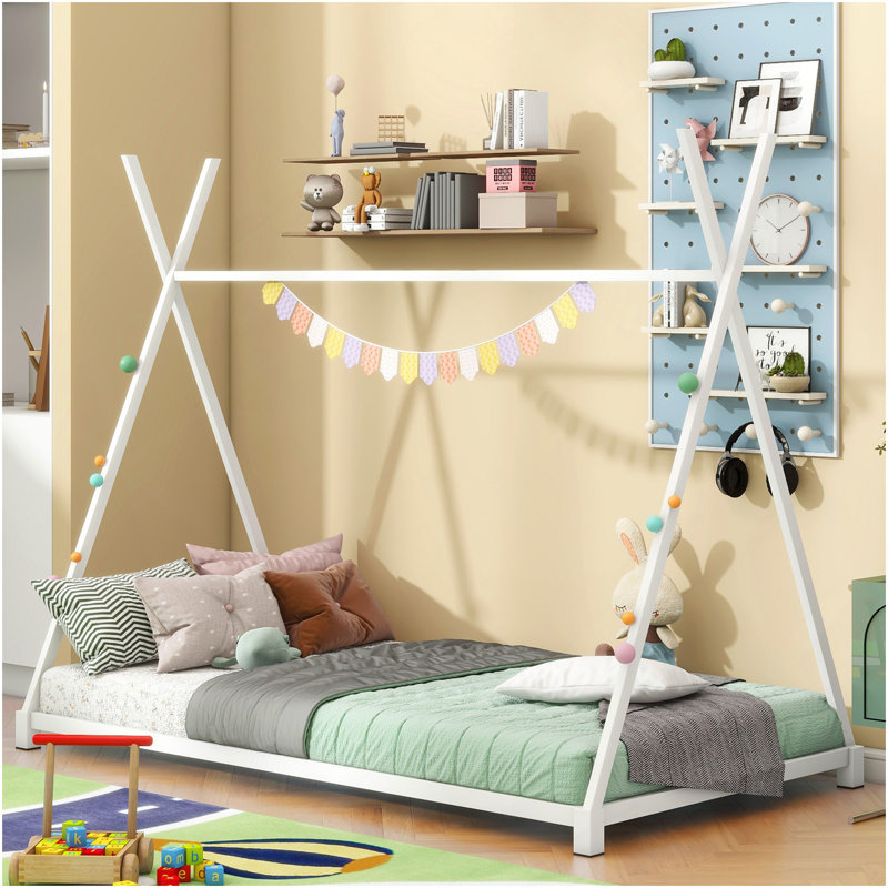 Lit plateforme simple en métal avec structure triangulaire, blanc, Blanc