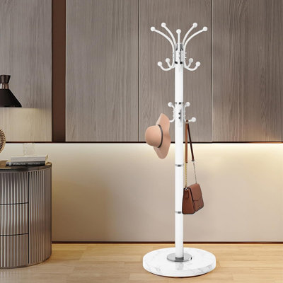 Portemanteau pivotant à 360 ° en métal blanc avec base en marbre, portemanteau autoportant avec 16 crochets pour vestes, chapeaux, sacs - vestibule ou chambre à coucher