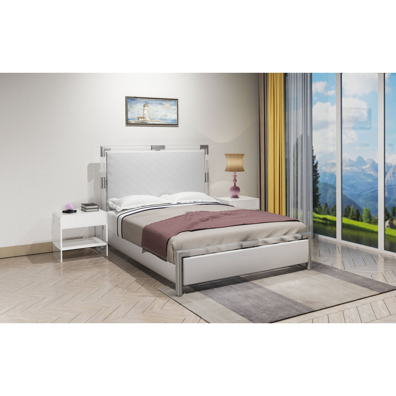 Lit tapissier Yitzy, Grand