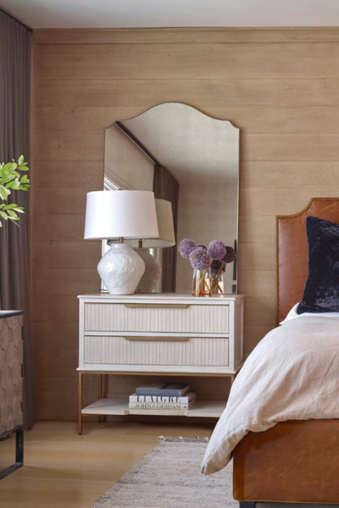 Nightstands & Dressers