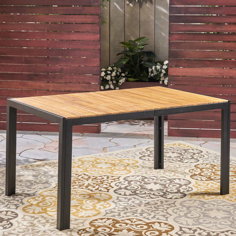 Table moderne avec pieds en fer - Teinture - Surface de salle à manger