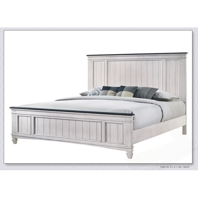Lit à panneau très grand de style rustique avec pied de lit à encastrer, parfait pour les chambres confortables et élégantes