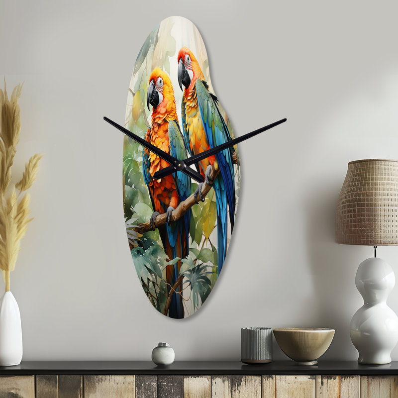 «Gloska Two Parrots On Branch I», horloge murale asymétrique en métal, horloge murale incurvée orange, Médium