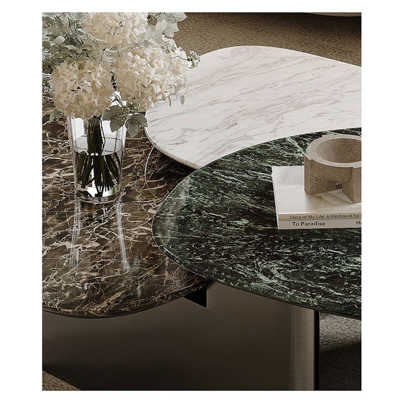 Table basse de style italien classique avec lumière de luxe