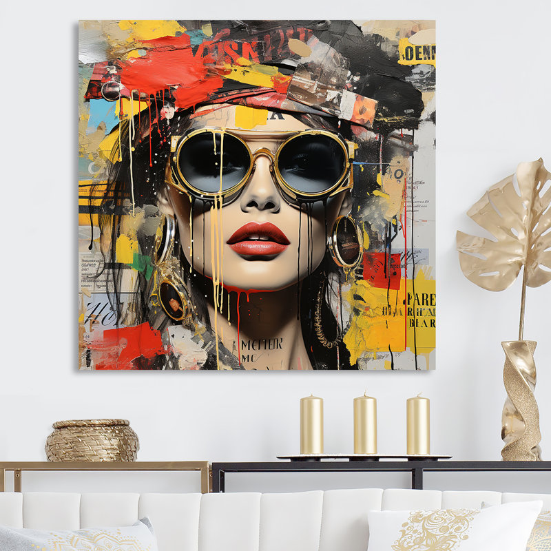 «Red Grunge Woman Collage V», art mural Pop, Toile tendue, H 30 po x l 30 po x P 1,5 po