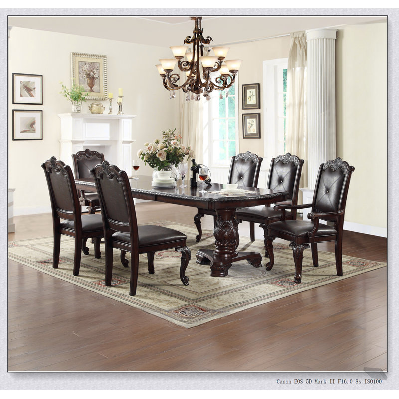 Ensemble de fauteuils 2 pièces avec revêtement en similicuir luxueux et cadres en bois massif magnifiquement détaillés pour une salle à manger élégante
